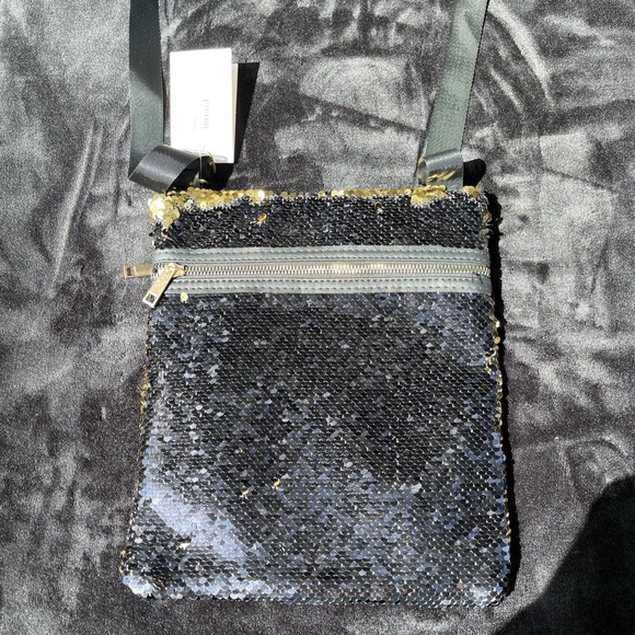 Sasha New York sequence Crossbody purse - Picture 3 of 5